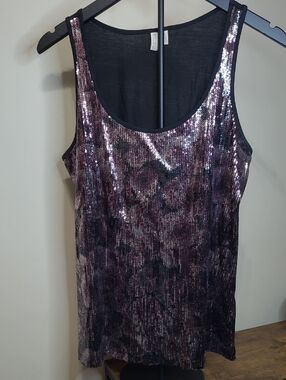 Madison Scoop Neck Sleeveless Top with Sequin Front size Large
